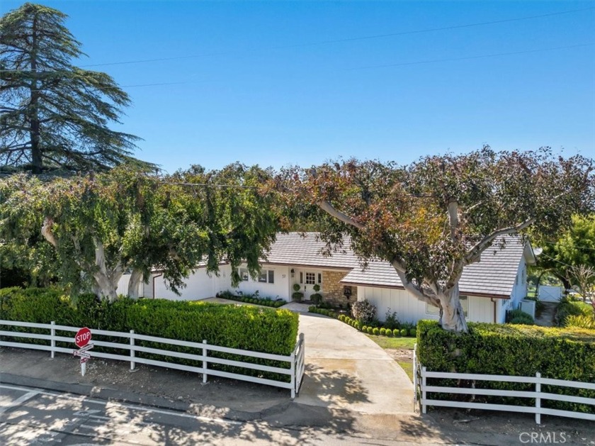 This is an exceptional opportunity to reside in the prestigious - Beach Home for sale in Rolling Hills, California on Beachhouse.com