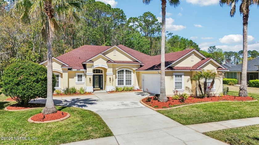 Indulge in the Florida lifestyle to the fullest in this - Beach Home for sale in Fleming Island, Florida on Beachhouse.com
