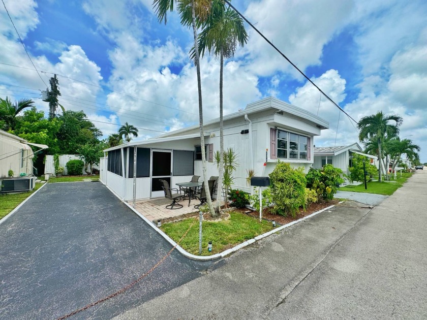 Discover  2-bedroom, 1-bathroom mobile home in the heart of - Beach Home for sale in Hallandale Beach, Florida on Beachhouse.com
