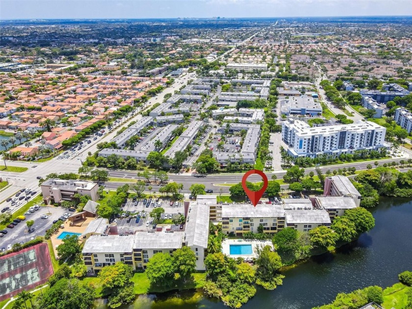 This 3-bedroom, 3-bathroom townhouse is beautifully remodeled - Beach Townhome/Townhouse for sale in Miami, Florida on Beachhouse.com