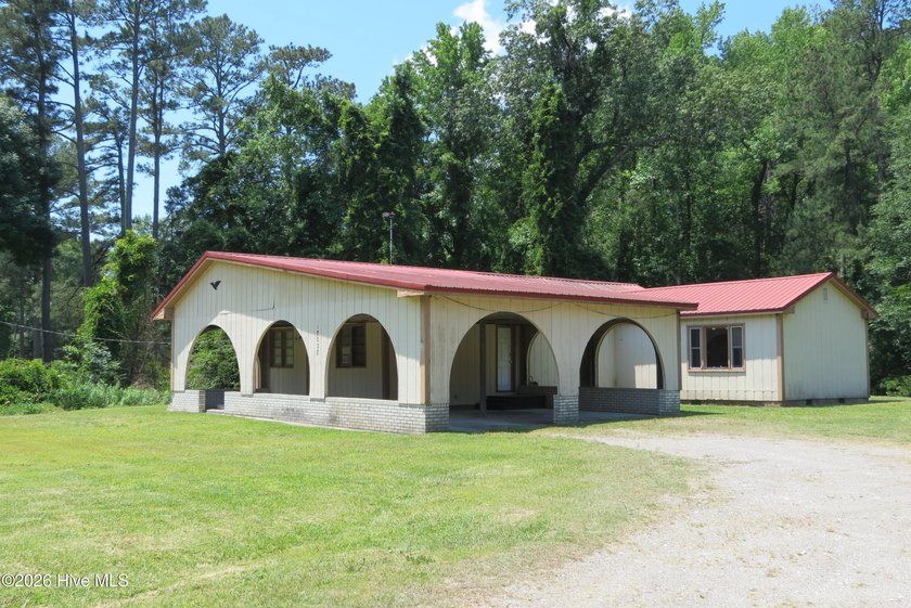 A RESIDENTIAL AND/OR COMMERCIAL OPPORTUNITY IN THE STONEWALL - Beach Home for sale in Bayboro, North Carolina on Beachhouse.com
