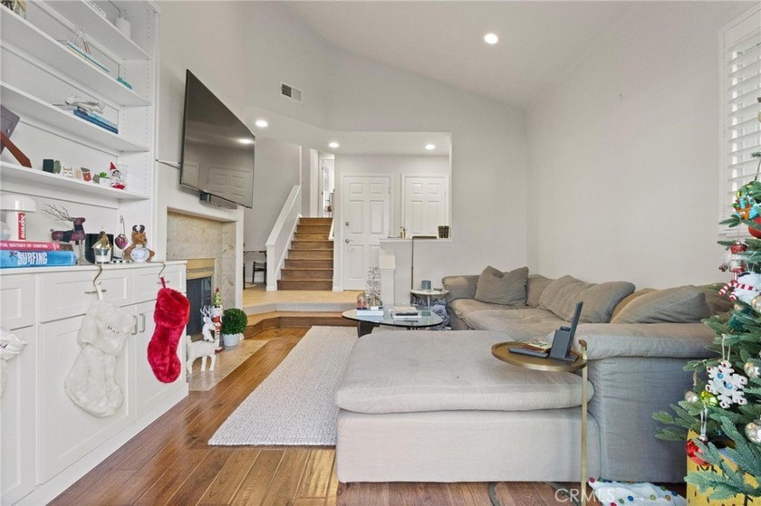 Welcome to 19 Laguna, a beautifully renovated plan 4 townhome in - Beach Townhome/Townhouse for sale in Manhattan Beach, California on Beachhouse.com