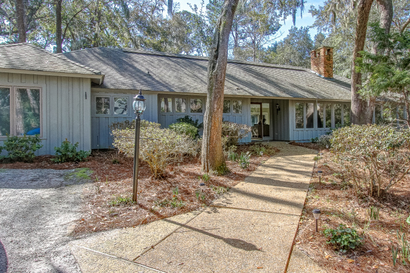 Newly Listed & Furnished Home, Dog Friendly, 4 bedrooms, Bikes - Beach Vacation Rentals in Hilton Head Island, South Carolina on Beachhouse.com