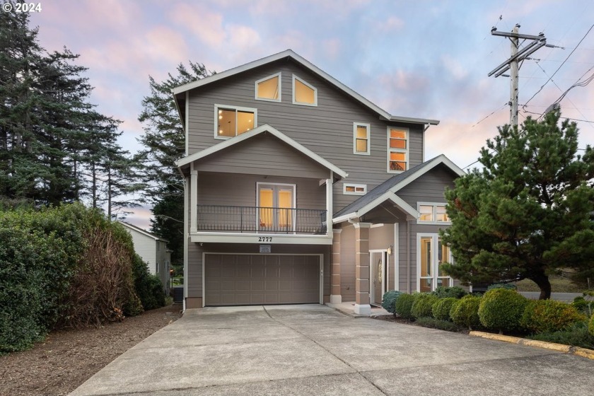 Welcome to your dream home in beautiful NW Lincoln City! This - Beach Home for sale in Lincoln City, Oregon on Beachhouse.com