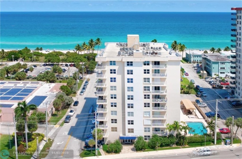 THIS BEAUTIFUL AND SPACIOUS N.E. CORNER OFFERS AMAZING VIEWS !! - Beach Condo for sale in Hollywood, Florida on Beachhouse.com