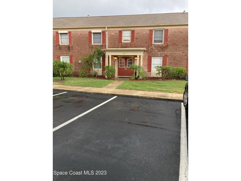 2 bedroom second story condo in Jamestown. Plenty of parking - Beach Condo for sale in Indian Harbour Beach, Florida on Beachhouse.com