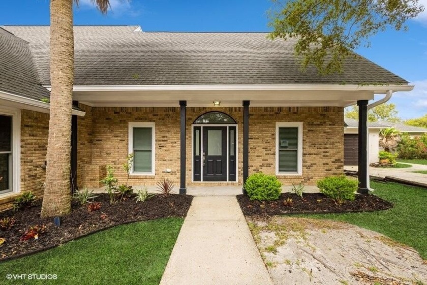 REO. Amazing updated POOL home in LAKE LORRAINE ESTATES. FRESHLY - Beach Home for sale in Shalimar, Florida on Beachhouse.com