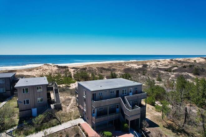 Seize the opportunity to own a premier, fully furnished - Beach Home for sale in Amagansett, New York on Beachhouse.com