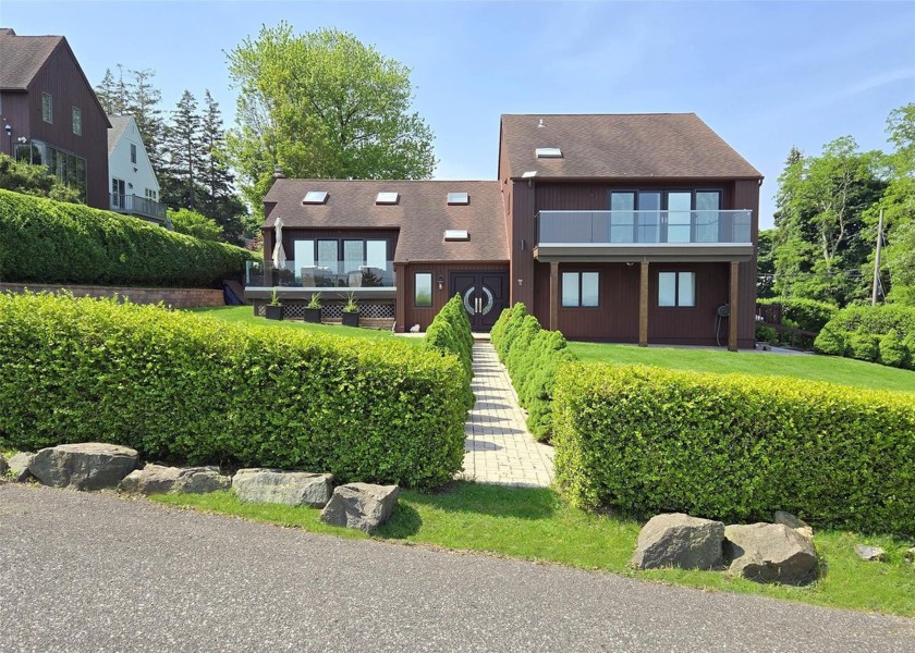 Magnificent Updated Contemporary Home That overlooks the Long - Beach Home for sale in Rocky Point, New York on Beachhouse.com