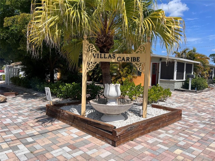 FIVE UNIT APARTMENT COMPLEX. DTN zoned corner lot in downtown - Beach Home for sale in Sarasota, Florida on Beachhouse.com
