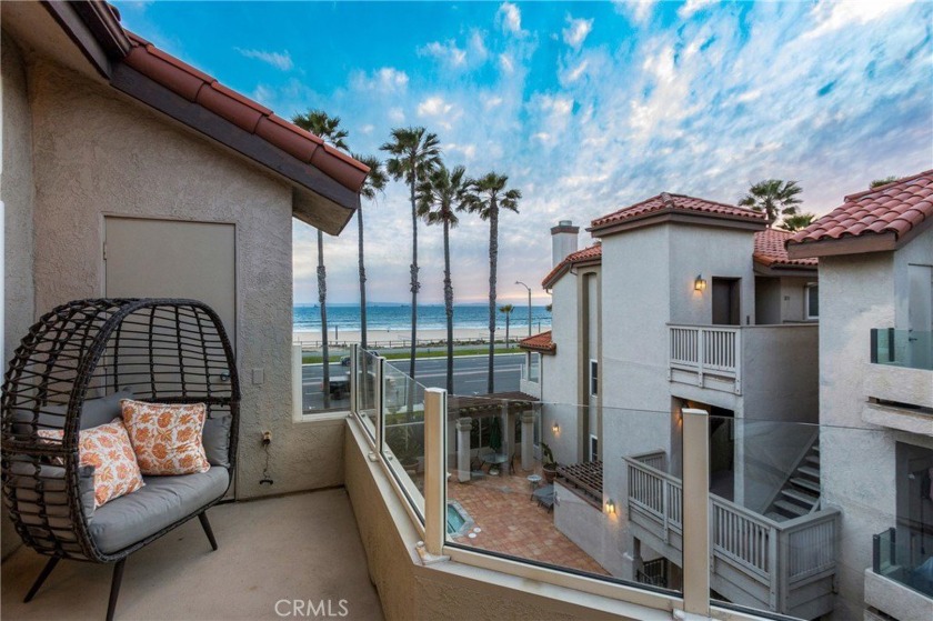 Grab that convertible and ride over to this light and bright - Beach Condo for sale in Huntington Beach, California on Beachhouse.com