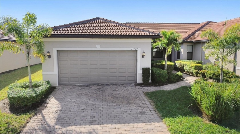Discover EFFORTLESS Florida living in this tastefully upgraded - Beach Home for sale in Venice, Florida on Beachhouse.com