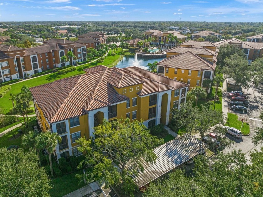 Resort-style living in a prime Sarasota location! This inviting - Beach Condo for sale in Sarasota, Florida on Beachhouse.com
