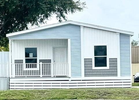 River Palms 55+ Waterfront Land leased Manufactured Home - Beach Lot for sale in Merritt Island, Florida on Beachhouse.com