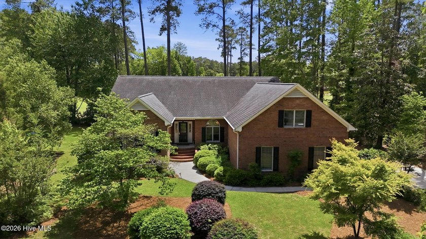 Outstanding curb appeal in this meticulously kept and upgraded - Beach Home for sale in New Bern, North Carolina on Beachhouse.com