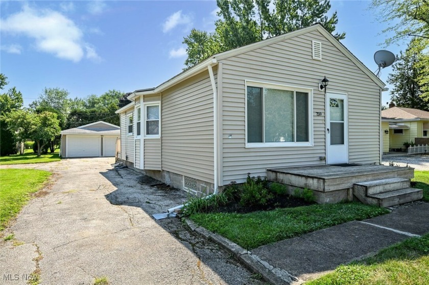 Look at this absolutely charming Ranch home in Sheffield Lake! - Beach Home for sale in Sheffield Lake, Ohio on Beachhouse.com