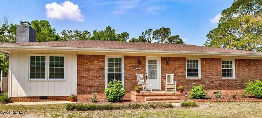 205 Greenview is truly an oasis in the city. Nestled on a quiet - Beach Home for sale in Wilmington, North Carolina on Beachhouse.com