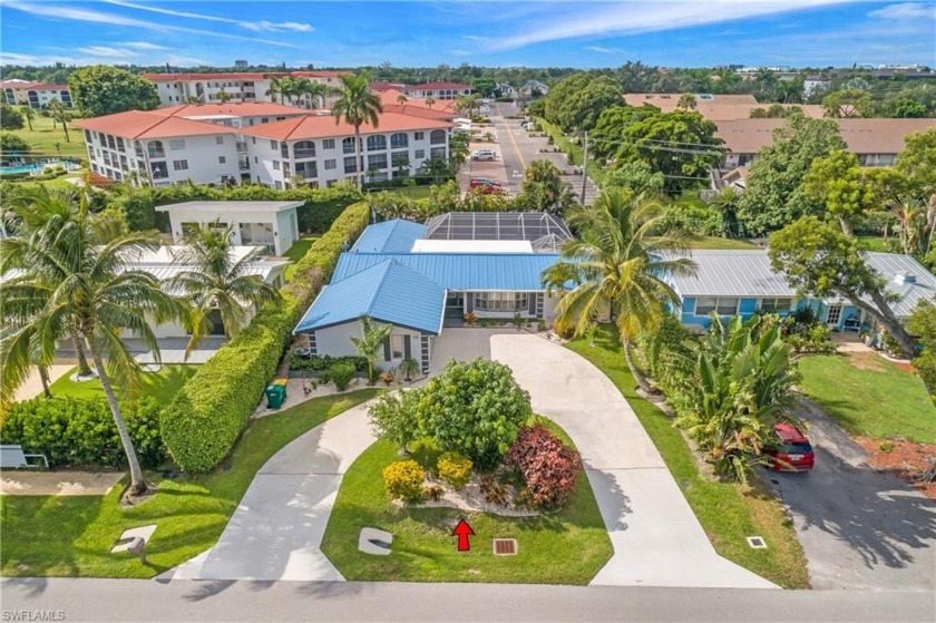 Welcome to your coastal getaway!  Sprawling one story home, in - Beach Home for sale in Naples, Florida on Beachhouse.com