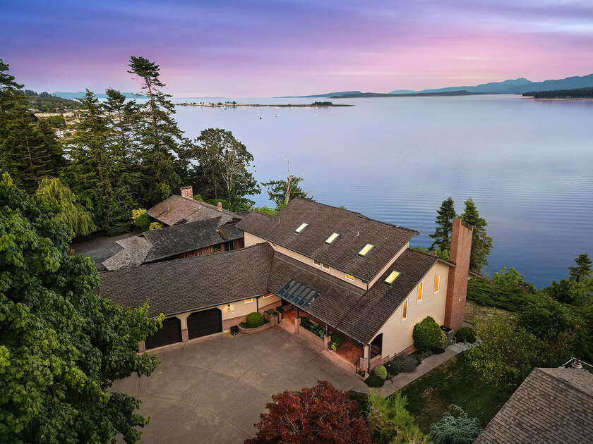 Comox Beachfront Homes For Sale Real Estate British Columbia