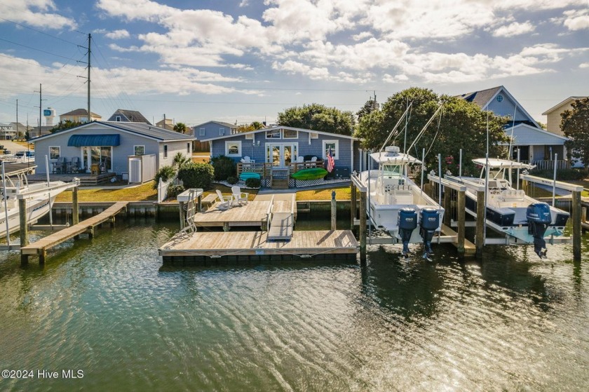 Charming beach cottage on deep water in Atlantic Beach! - Beach Home for sale in Atlantic Beach, North Carolina on Beachhouse.com