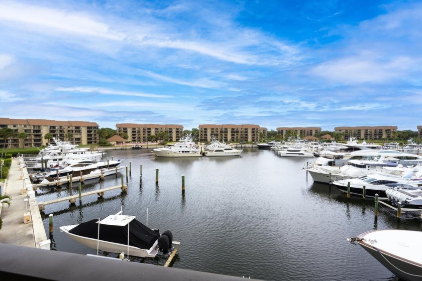 Come and enjoy this beautiful 2/2 condo with spectacular views - Beach Condo for sale in Jupiter, Florida on Beachhouse.com
