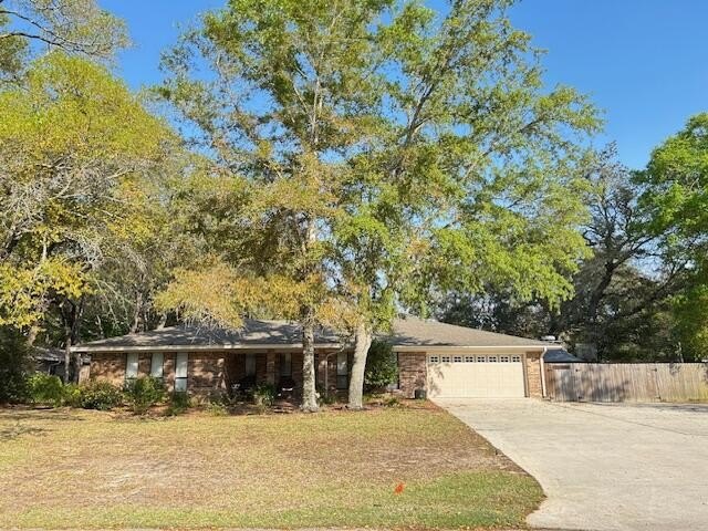 Come see this beautiful single story all brick 4 bedroom/ 3 full - Beach Home for sale in Niceville, Florida on Beachhouse.com