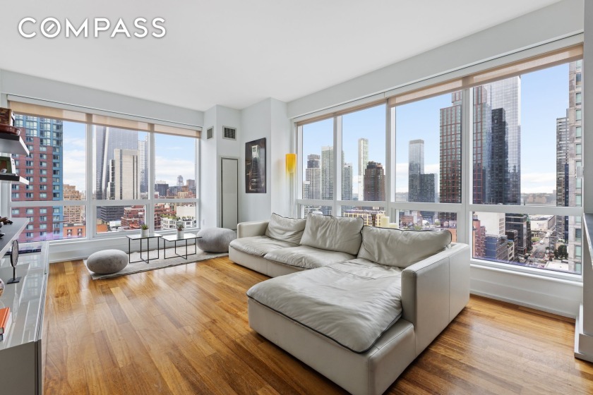 This stunning sun-soaked 2-bedroom, 2-bathroom corner apartment - Beach Condo for sale in New York, New York on Beachhouse.com