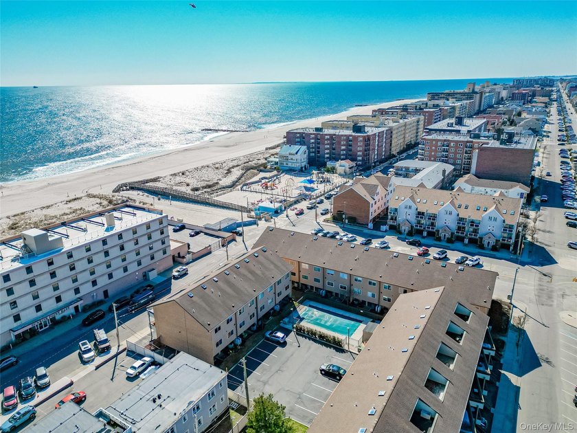 Stunning Oceanview Townhouse in Prime Long Beach Location - Beach Condo for sale in Long Beach, New York on Beachhouse.com