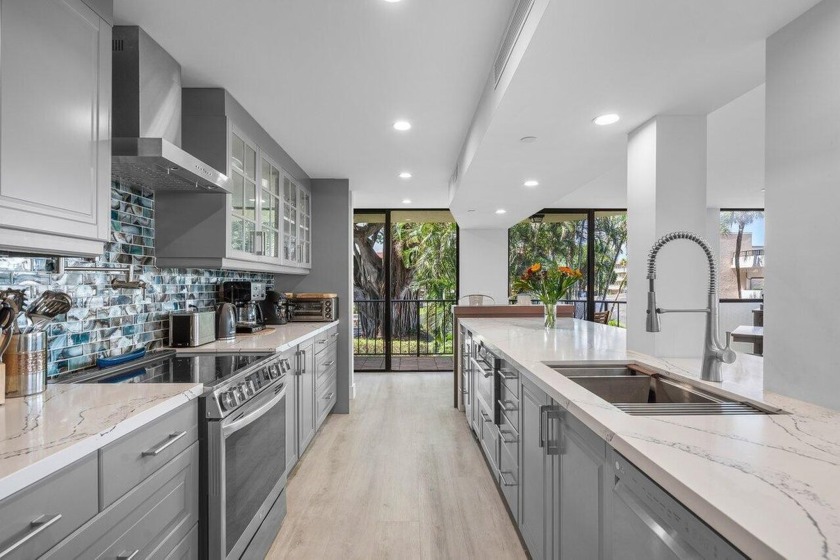 Welcome to your dream condo in Boca Raton. This stunning - Beach Condo for sale in Boca Raton, Florida on Beachhouse.com