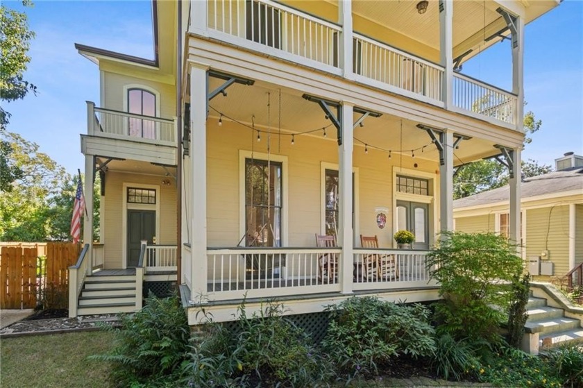 JUST WOW!!! This absolutely gorgeous well-loved home is ready - Beach Home for sale in Mobile, Alabama on Beachhouse.com