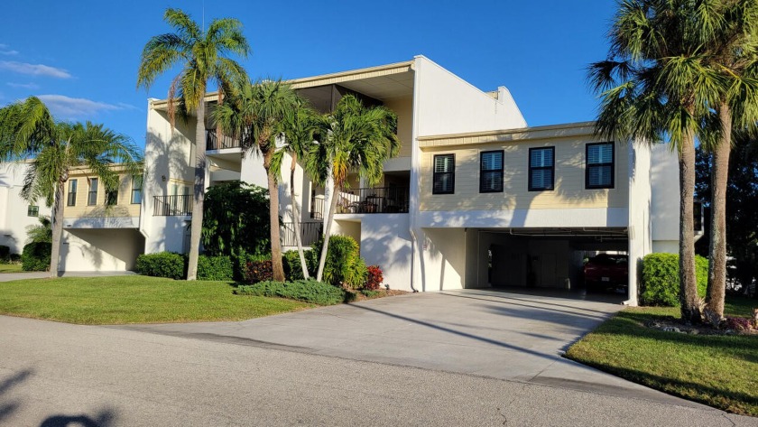 Boaters Paradise Highly sought after 3 bed 2 bath end unit has - Beach Condo for sale in Cortez, Florida on Beachhouse.com
