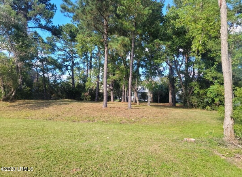 This beautiful lot sits on the #15 fairway of Cat Island gold - Beach Lot for sale in Beaufort, South Carolina on Beachhouse.com
