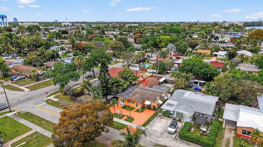 Rare opportunity: Tucked in the heart of Hollywood Park, this - Beach Home for sale in Hollywood, Florida on Beachhouse.com