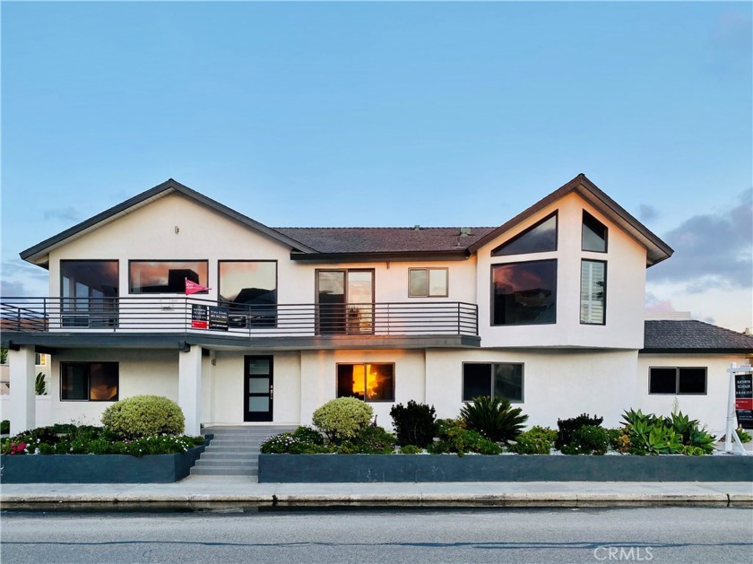 Amazing home near the beach. Beautiful, renovated 2 story home - Beach Home for sale in Oxnard, California on Beachhouse.com