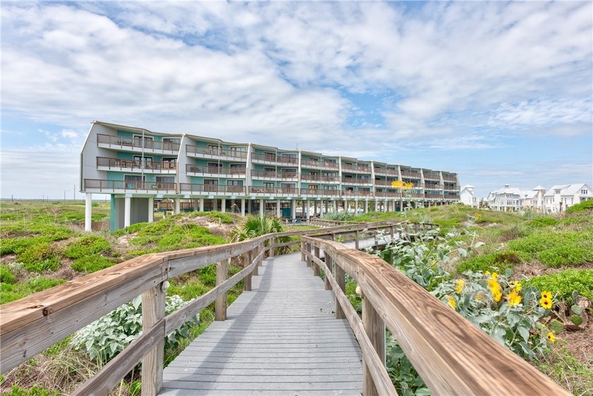Stunning Fully Remodeled & Furnished Gulf-Front Condo with - Beach Condo for sale in Port Aransas, Texas on Beachhouse.com