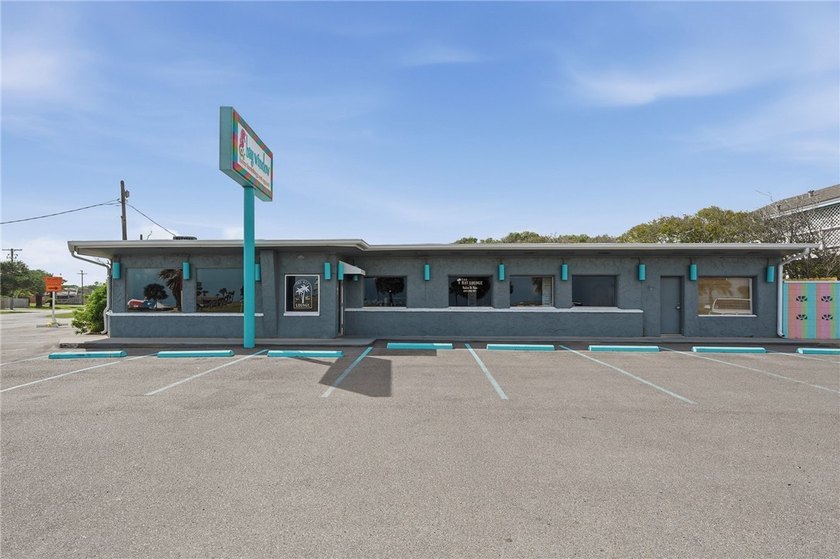 Overlooking Little Bay, this established commercial property is - Beach Commercial for sale in Rockport, Texas on Beachhouse.com