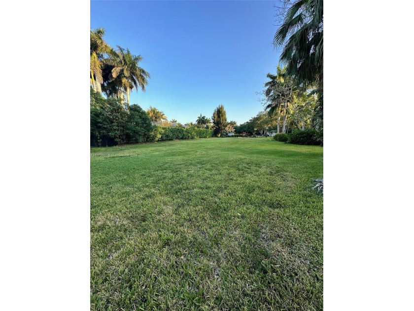 Stunning vacant land available in the picturesque Davie, Florida - Beach Lot for sale in Davie, Florida on Beachhouse.com