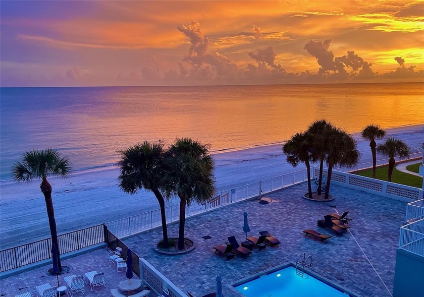 This top floor, corner unit at Redington Place is a rare find - Beach Condo for sale in Redington Beach, Florida on Beachhouse.com