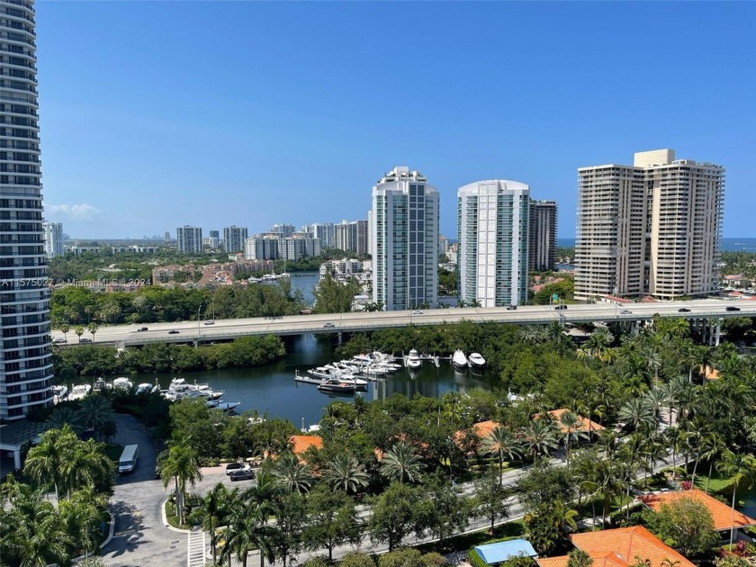 SPACIOUS AND BRIGHT PENTHOUSE WITH SPECTACULAR VIEW AND SKYLIGHT - Beach Condo for sale in Aventura, Florida on Beachhouse.com