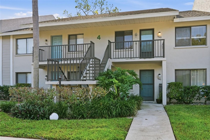 It's time to enjoy care-free Florida living in this 2-bedroom - Beach Condo for sale in Sarasota, Florida on Beachhouse.com