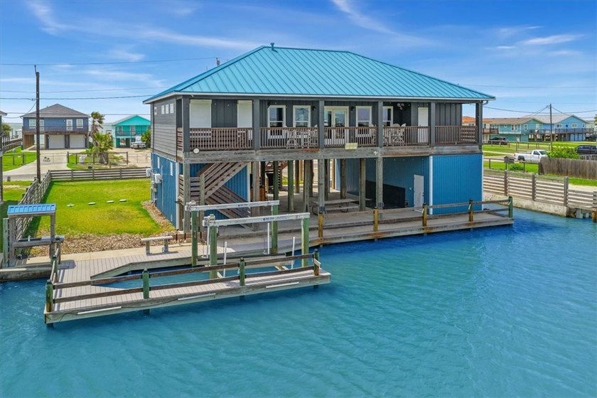 Experience the best of Rockport waterfront living in this - Beach Home for sale in Rockport, Texas on Beachhouse.com