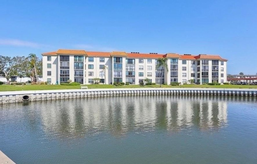 Passing 4 point in hand! This beautiful top-floor waterfront - Beach Condo for sale in Clearwater, Florida on Beachhouse.com