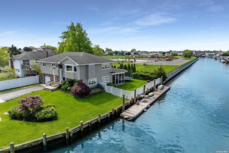 Discover your dream home in prestigious Massapequa Shores! This - Beach Home for sale in Massapequa, New York on Beachhouse.com