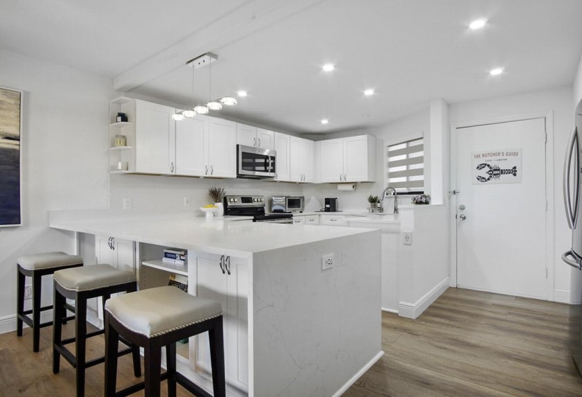 TURNKEY UNIT AVAILABLE FOR YOUR INVESTMENT! MIN RENTAL IS 14 - Beach Condo for sale in Hutchinson Island, Florida on Beachhouse.com