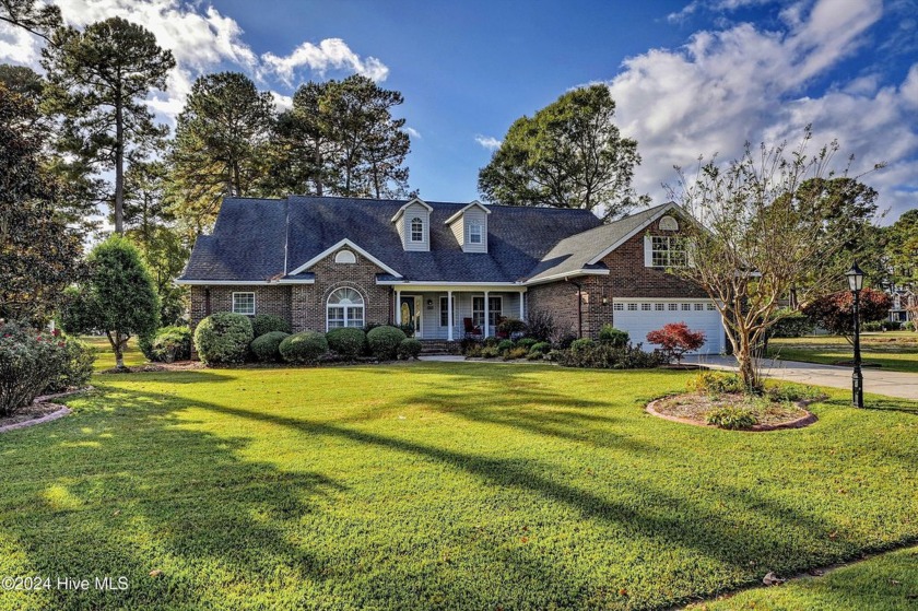 Welcome to this beautifully designed 3-bedroom, 2.5-bathroom - Beach Home for sale in Calabash, North Carolina on Beachhouse.com