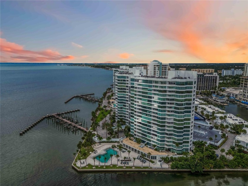 DIRECT BAYFRONT! Rare Opportunity for the buyer that understands - Beach Condo for sale in Sarasota, Florida on Beachhouse.com