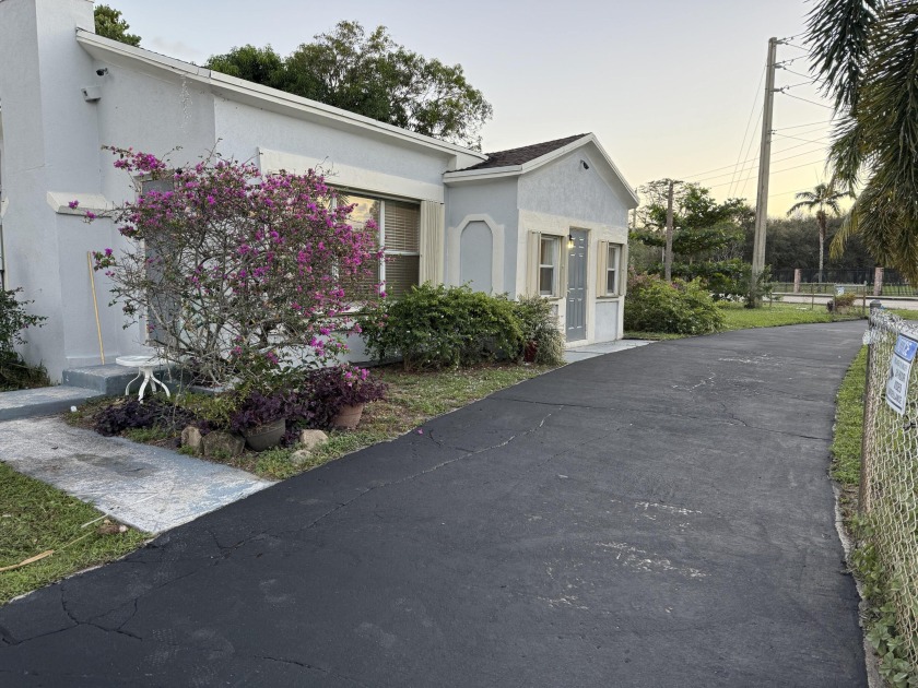 DOUBLE LOT!!! Great Opportunity!!! Lovely updated Delray Beach - Beach Home for sale in Delray Beach, Florida on Beachhouse.com