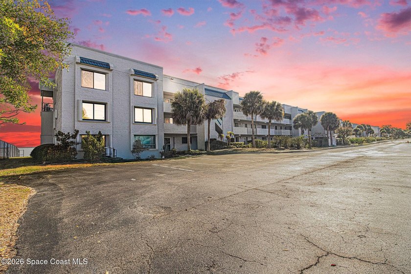 Riverfront condo with peaceful and scenic views. Great screened - Beach Condo for sale in Cocoa, Florida on Beachhouse.com