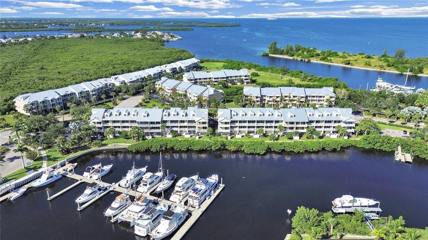 Welcome to the most extraordinary WATERFRONT townhome w/ over - Beach Townhome/Townhouse for sale in Ruskin, Florida on Beachhouse.com