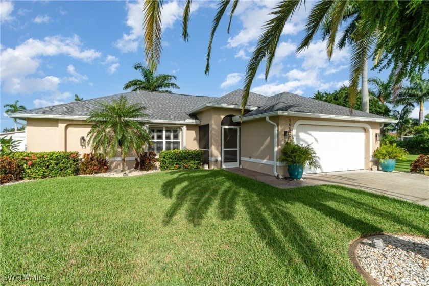 Dreaming of life by the beach without the hassle of an HOA? This - Beach Home for sale in Fort Myers, Florida on Beachhouse.com